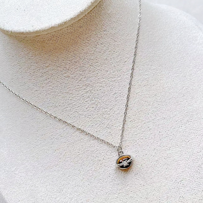 Yaru márkájú titánium acél nyaklánc geometriás medállal, Flash O lánccal, titánium acél anyag, őszi 2025