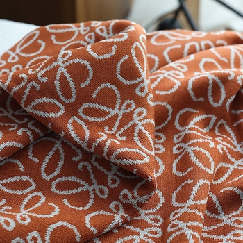 Pătură tricotată americană cu model geometric, acrilic, sub 300 g, potrivită pentru orice sezon, fără personalizare.