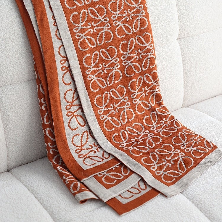 Pătură tricotată americană cu model geometric, acrilic, sub 300 g, potrivită pentru orice sezon, fără personalizare.