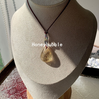 Colier din panglică, realizat manual, lansare primăvara 2025, forme: cruce, rotund, dreptunghi, în formă de U, cilindru