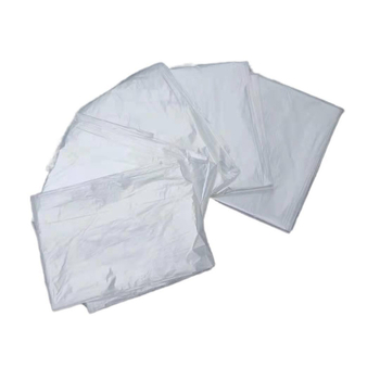 Egyszer használatos PE műanyag asztalterítő, vastagság 0.7–0.8, egylemeznyi és összecsukható, téglalap alakú, egyszerű szövés.