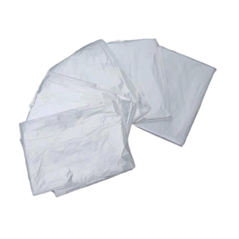 Egyszer használatos PE műanyag asztalterítő, vastagság 0.7–0.8, egylemeznyi és összecsukható, téglalap alakú, egyszerű szövés.