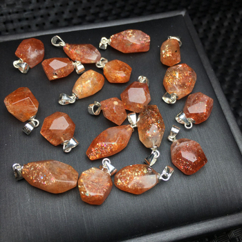 Ogrlica s geometrijskim dizajnom i mikropaviranjem – Ground mark crystal