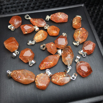 Ogrlica s geometrijskim dizajnom i mikropaviranjem – Ground mark crystal