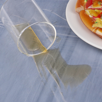 Feță de masă de unică folosință, impermeabilă și rezistentă la ulei, din plastic gros, formă pătrat/dreptunghiulară, pentru hoteluri, restaurante și banchete.