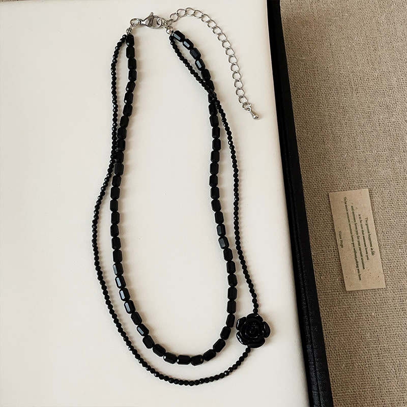 Kaméliás nyaklánc, dupla rétegű, fémből készült gyöngyökkel, gyöngyház medállal, standard lánccal