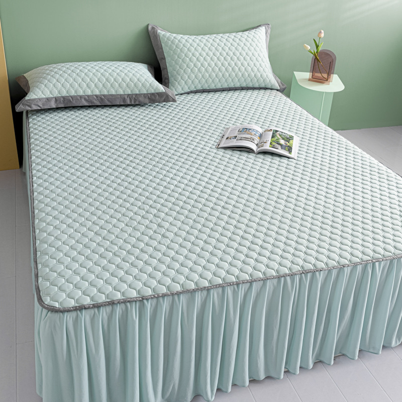 Matu komplekts – saliekams dizains, mūsdienīgs minimālisma stils; materiāls: viskozes šķiedra un ice silk; iekļauj ice silk mat