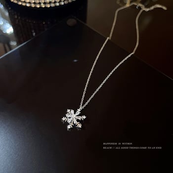 Forgó hópehely zirkon medálos nyaklánc titánacélból, keresztlánccal, állítható hosszúság 21–50 cm