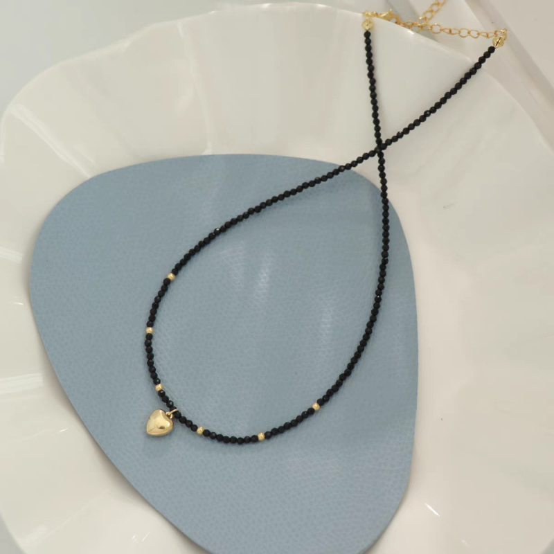 Ogrlica s privjeskom u obliku srca od obsidijana, ručno izrađena, jednostavan stil, duljina lanca 41-50 cm