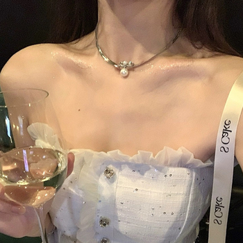 JUNORS Kézzel készített nyaklánc mesterséges kristályokkal, masni gyöngy rész, kígyócsont lánc, ötvözet medál – geometriai dizájn nőknek