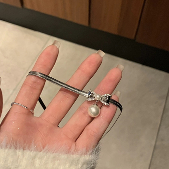 JUNORS Kézzel készített nyaklánc mesterséges kristályokkal, masni gyöngy rész, kígyócsont lánc, ötvözet medál – geometriai dizájn nőknek