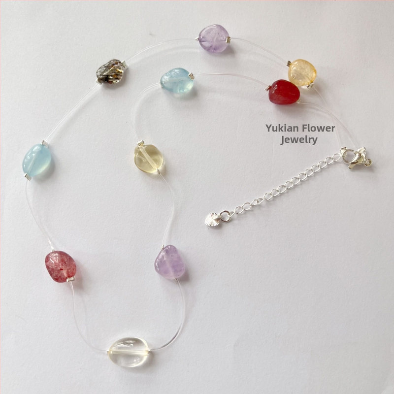 Baroka stila kaklarota ar dabiskiem akmeņiem: ametists, citrīns un kristāls; materiāls: kristāls; iepakojums: atsevišķā iepakojumā; izlaišanas sezona: vasara 2025