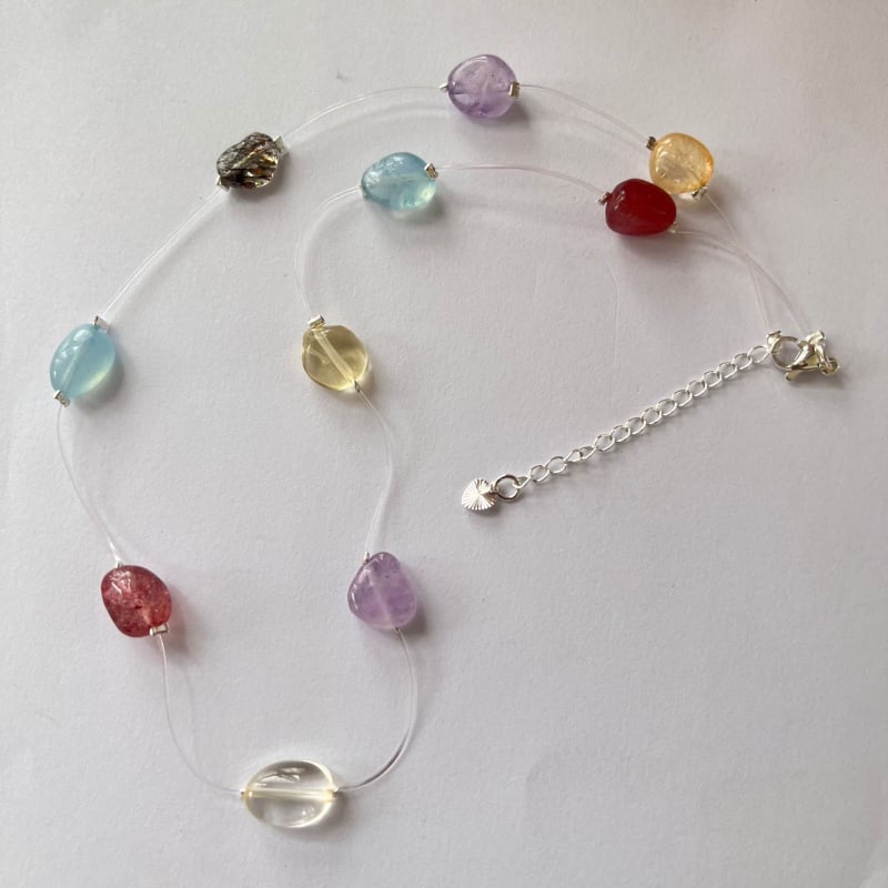 Колие с кристали и странични камъни: аметист, цитрин и кристал • бароков стил • материал: кристал • индивидуална опаковка • издаване през лято 2025