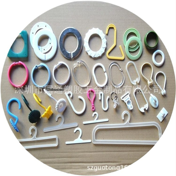 Zuhanyfüggöny akasztó, C alakú, plasztik, egy horoggal, PVC/PP/PE/ABS/Nylon, teherbírás 20–30 kg