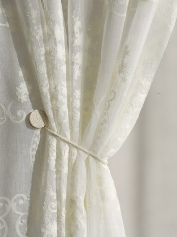 Cataramă metalică pentru perdea, cu benzi magnetice de legare și capse tip clips