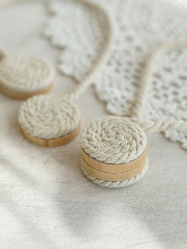 Cataramă metalică pentru perdea, cu benzi magnetice de legare și capse tip clips