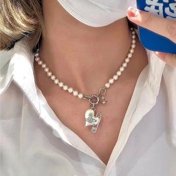 Colier cu pandantiv inimă și lanț cu perle, cupru, cristal artificial, lungime 41–50 cm, stil lux lejer