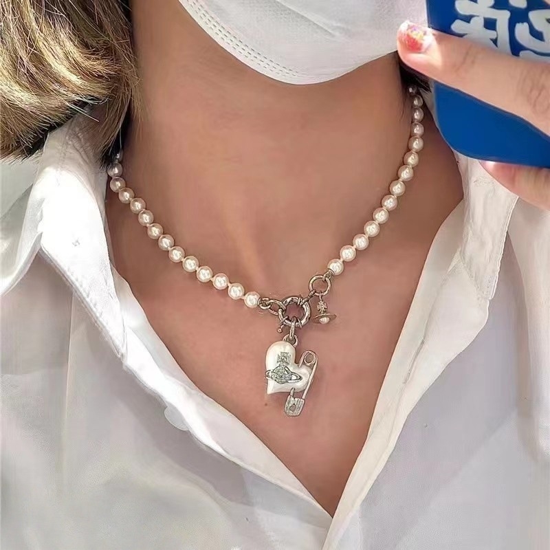 Colier cu pandantiv inimă și lanț cu perle, cupru, cristal artificial, lungime 41–50 cm, stil lux lejer