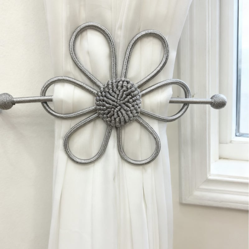 Zavjesna kopča s podesivim užetom za prozirne zavjese — poliester + PVC cijev; skandinavski stil; marka: A family of friends; nije moguće prilagoditi