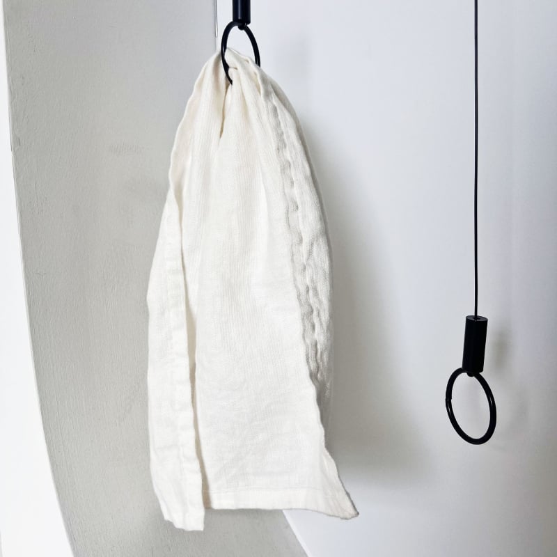 Lininis gazos rankšluostis voniai su išsiuvinėtu logotipu, 295 g, 100% linas