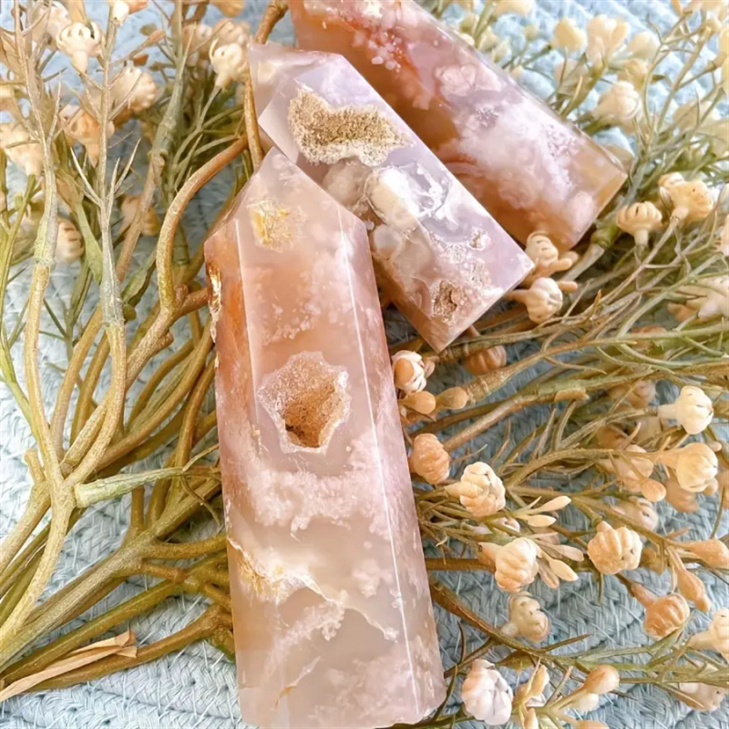 STONE BROTHERS Натурален Cherry Blossom агат — шестогранен призмен камък за декорация, гравиран и полиран