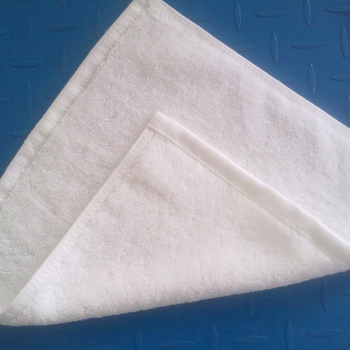 Kvadratinis rankšluostis iš 100% medvilnės, 32 siūlai, stock yarn, 50 g, sugeriamumas 0–5 s