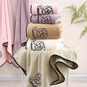 Vonios rankšluosčių ir veido rankšluosčių komplektas iš fliso, siuvinėtas, 150D, 80–100 g