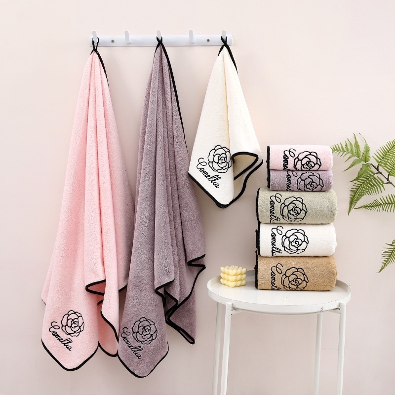 Vonios rankšluosčių ir veido rankšluosčių komplektas iš fliso, siuvinėtas, 150D, 80–100 g