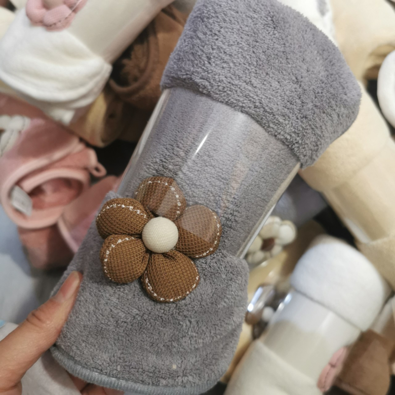 Koralų veliūro rankšluosčių rinkinys veidui ir voniai: sugeriantis, be pūkelių; 150D siūlai; plokščias audinys; svoris 50–80 g