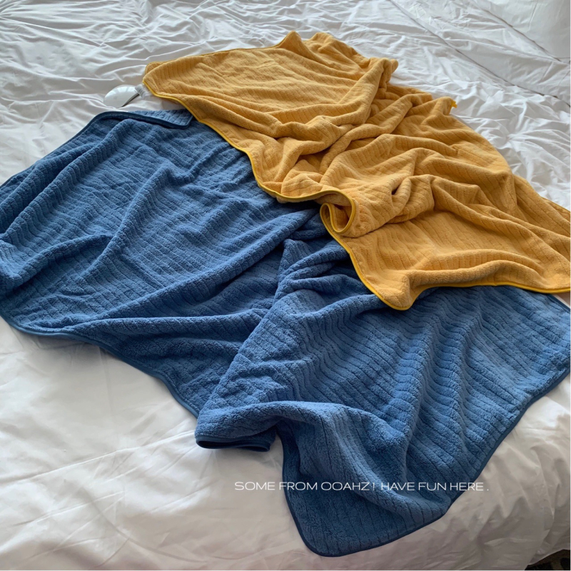 Moteriški koralo velvūro rankšluostis, dėvima ir apvyniojama žiemą, sugeriančios, 300 g, poliesteris 85,4% / nailonas 14,6%, koralo velvet technologija, logotipo spauda