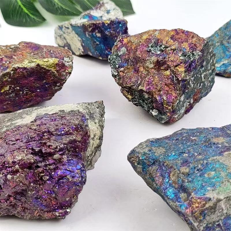 Calcopirit cristalin mineral specimen decorativ, piatră naturală brută, stil modern minimalist