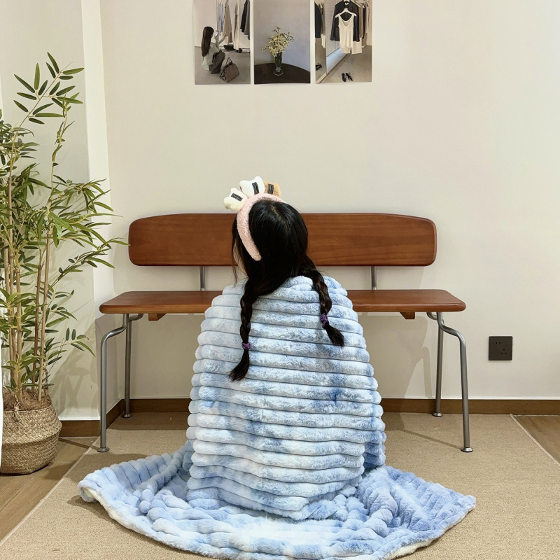 Pătură din flanel 100% poliester, personalizabilă, pentru toate sezoanele, stil modern minimalist.