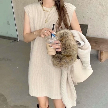 Dvodjelni pleteni set s kapuljom, poluturtelj ovratnik, lampion rukavi, smjes akrila-elastana