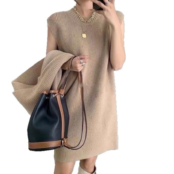 Dvodjelni pleteni set s kapuljom, poluturtelj ovratnik, lampion rukavi, smjes akrila-elastana