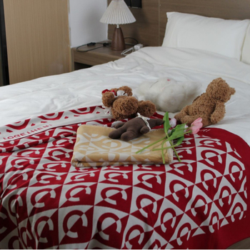 Одеяло от бамбукови влакна, вискоза, геометричен принт, 450 g, зимно