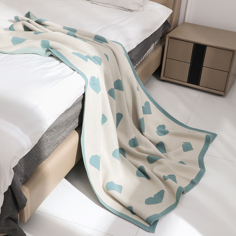 Плед от акрилно влакно, модел със сърце, тегло 500-799 g, модерен минималистичен стил, за всички сезони