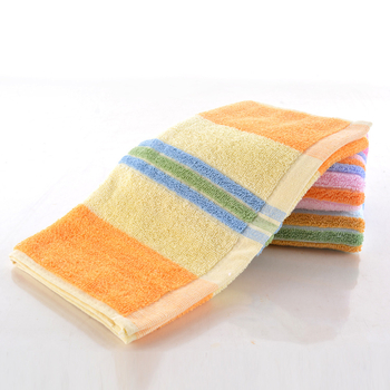 Zhuo Yijia medvilninis rankšluostis veidui su vertikaliu dryžiu | įgeriamumo laikas 16–20 s, 90 g/m², pritaikomas apdorojimas