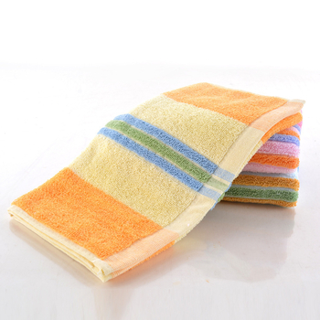 Zhuo Yijia medvilninis rankšluostis veidui su vertikaliu dryžiu | įgeriamumo laikas 16–20 s, 90 g/m², pritaikomas apdorojimas