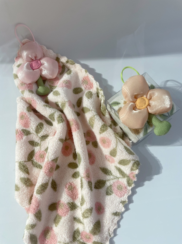 Pakabinamas rankšluostis rankoms su gėlių motyvu, koralo fleece, Hua zhan Hz0630, 21 siūlai