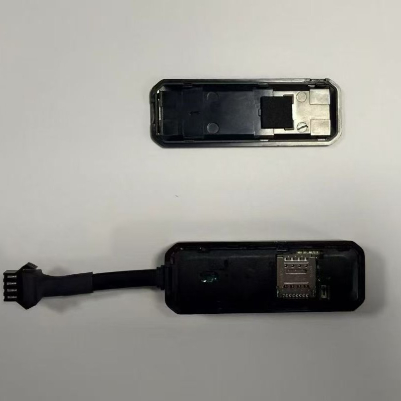 Проводен GPS тракер за превозни средства – точност 5–15 м, външно захранване, вградена антена, аларми: вибрация, мобилен аларм, ограда, превишена скорост, Baidu карта