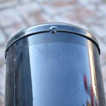 Acélcsőből készült ütközésgátló oszlop közúti közterületeken, kereszteződéseknél és parkolókban