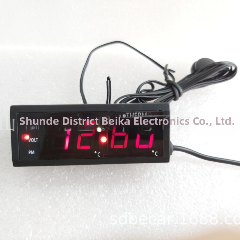 EC10 HUD displejs ar LED digitālo voltmetru, iekšējā un ārējā temperatūra, pulkstenis