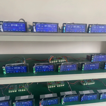 1-DIN CarPlay MP5 multimedijos grotuvui su Bluetooth, SD kortelės palaikymas, AVI/MPEG-4/MPG vaizdo įrašai ir MP3/WMA/WAV/FLAC garso failai