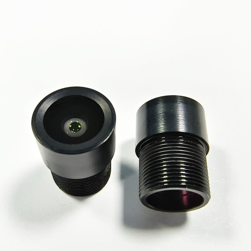 Fiksuoto fokusų objektyvas – 120° plataus kampo, fokusavimo ilgis 3.65 mm, maksimalus diafragma 2.0, filtrų skersmuo 10 mm