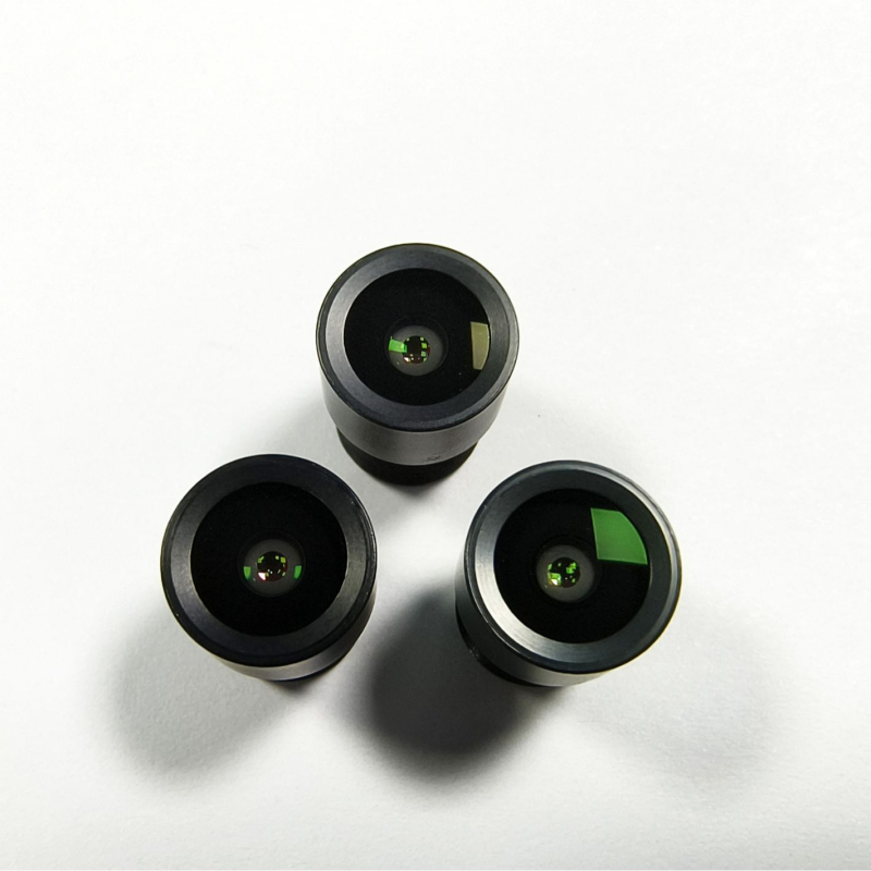 Fiksuoto fokusų objektyvas – 120° plataus kampo, fokusavimo ilgis 3.65 mm, maksimalus diafragma 2.0, filtrų skersmuo 10 mm