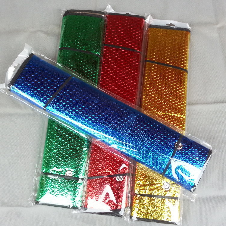 Univerzalni auto sjenilo od aluminijske folije, pričvršćivanje usisnim čašama, otisak logotipa, prilagodljivo