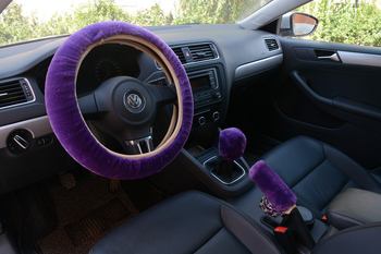 Autó kormánytakaró készlet – univerzális illeszkedés, téli plüss anyag, három darabos kialakítás, minden évszakban használható