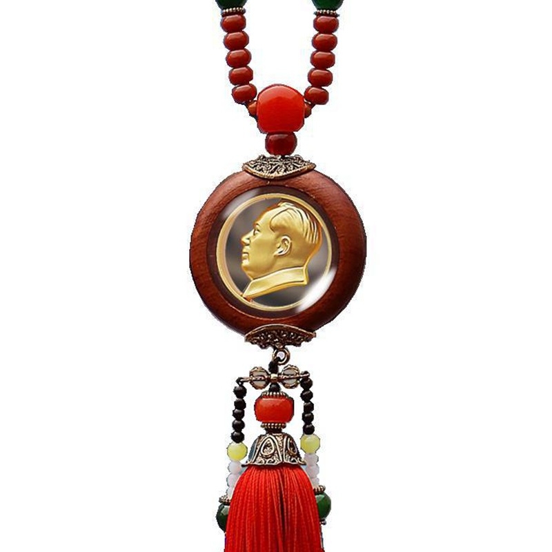 Автомобилна висулка с портрет на Мао Цзедун, кръгла дървена украса за интериора (Материал: сплав и дърво; Стил: китайски традиционен; Функция: декорация на интериора на автомобила; Категория: автомобилни украшения)