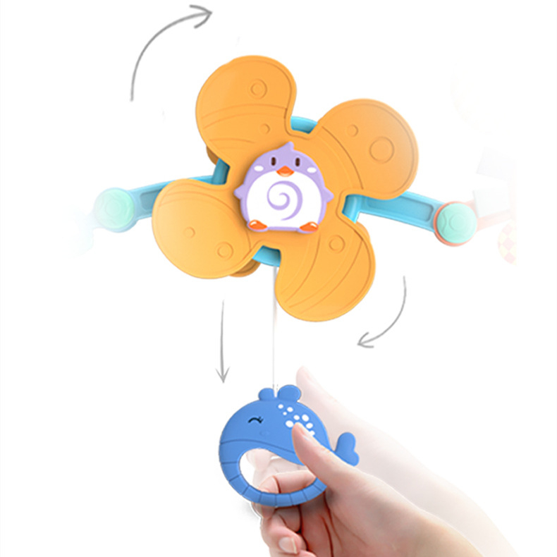 Újszülött számára: karabineres és csörgős függő játék – forgás, hang, kettős funkció, műanyag (0-3 év)