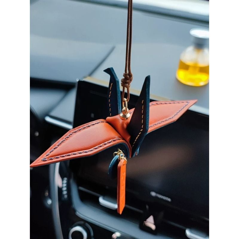Svilen auto ukras, crtić stil, aromatičan miris